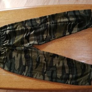 Soft camo pants💚